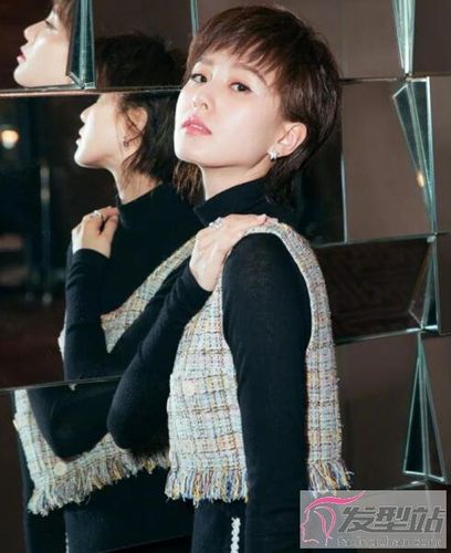 女生层次感短发发型潇洒利落摆脱单调感