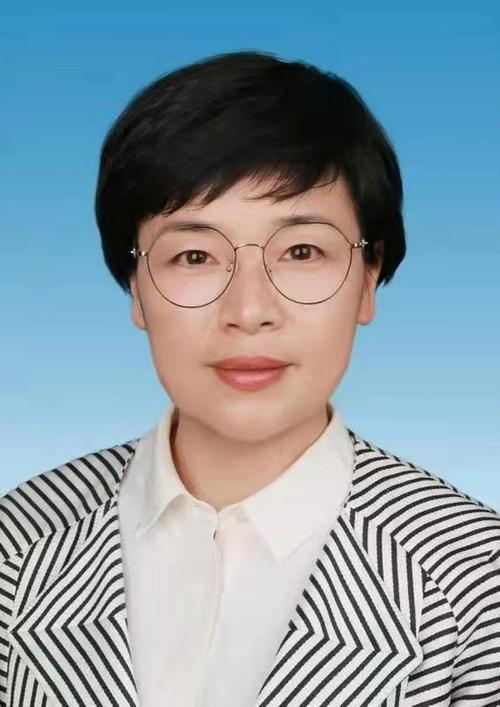 汉族,1975年6月生,在职研究生,法学硕士,中共党员,现任遂宁市委副书记