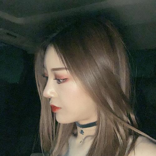 【青岛华颜美-肋骨隆鼻术后第16天】大家可以看到我的鼻子侧面看还不