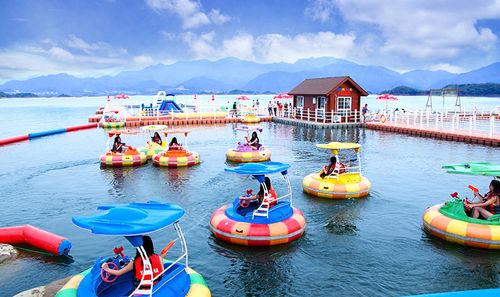 碰碰船 来一场水上枪战