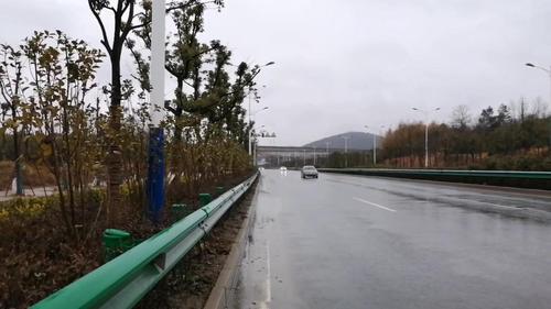 初三实拍安庆怀宁新206国道车流情况是和你想的一样吗?