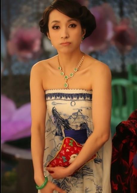 民歌女神汤灿戴过亿翡翠,原来可以这么美!