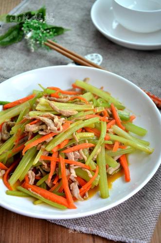芹菜炒肉丝首发