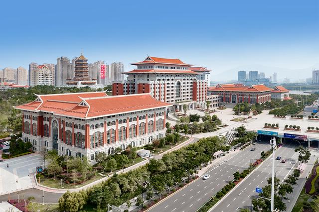 秩序下的公共精神——厦门集美区政务服务中心设计解析