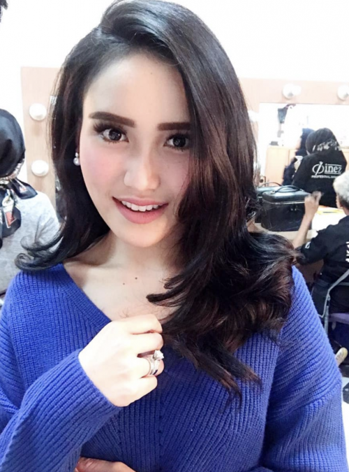 今天小编就带大家见识一下印尼十大网明星红人,果然不出所料,全部都是