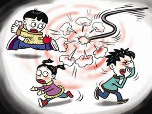 其中,前来就诊的眼外伤病人中,以儿童为主要群体,主要包括眼睛被剪刀