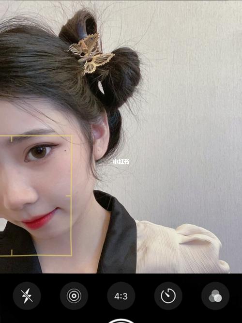 奶乖奶乖的蝴蝶结双丸子头_蝴蝶结_丸子头_配饰_穿搭