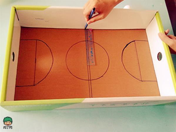 自制玩具 | 盒子中的足球赛