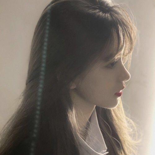 清冷气质女生头像