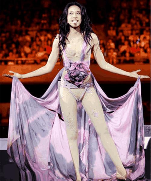 莫文蔚的腿值五千万,张蓝心的值八千万,而她的却值一个亿!