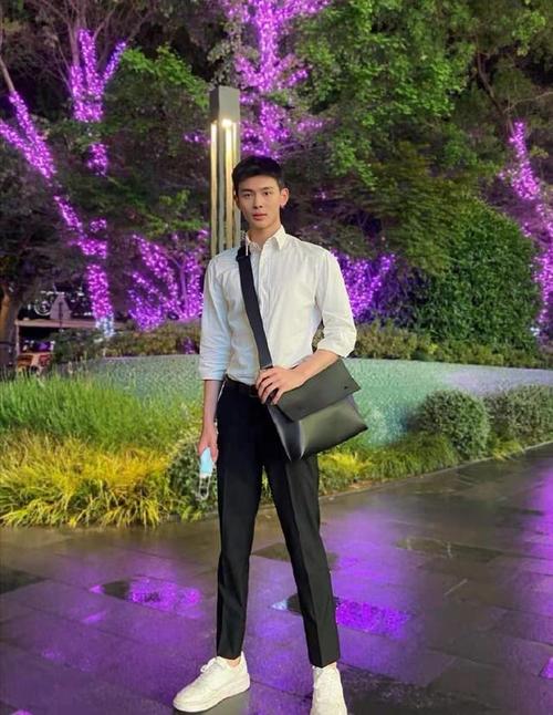 东北大长腿小哥哥,太帅了吧