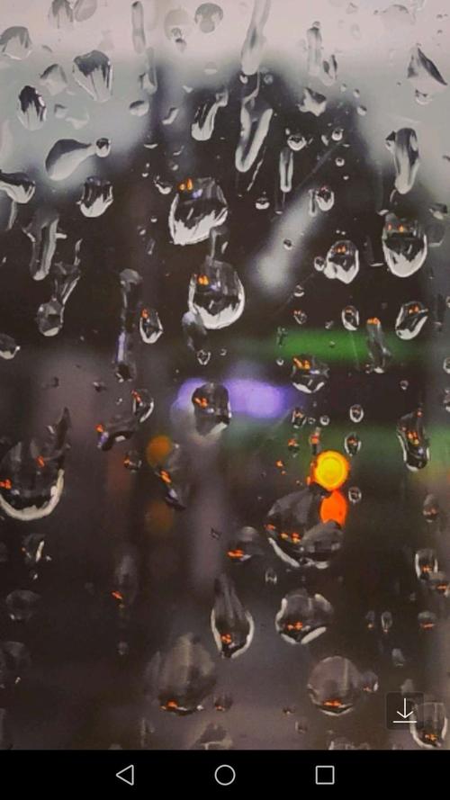 晚下班高峰时,申城风雨雷电,暴雨倾泻,短时间,水漫街道,一片泽国.