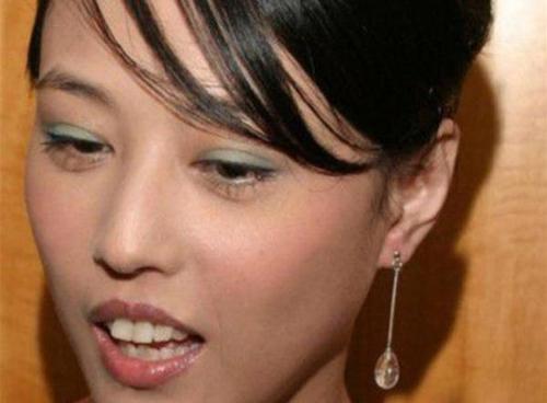 功夫里丑爆了的龅牙妹因一句话被星爷捧红星爷认为她美