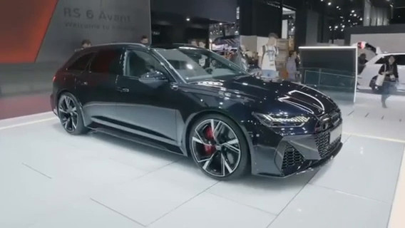奥迪rs6亮相车展展示一下