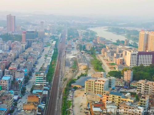 博白县商贸重镇,地处于两广交界,是全国千强镇,经济