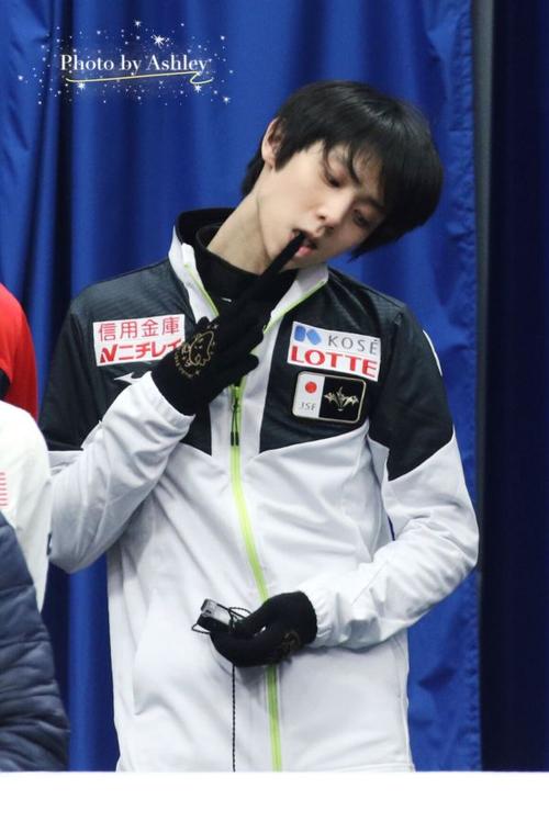 你手机里有哪些好看的羽生结弦的图片?