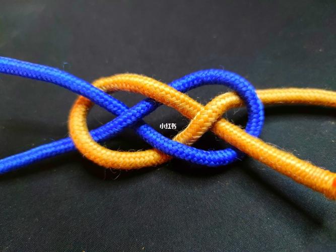 此绳结被誉为"双钱结",拉紧后还可以连接粗绳,生活时不时用上#手工编