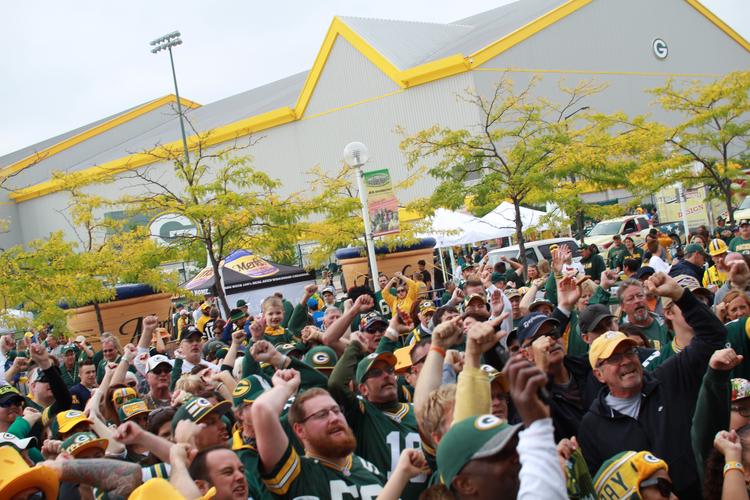 bart starr plaza tailgate party picture
