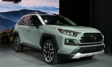 2022款丰田荣放越野版正式曝光全新套件新前脸预计能火