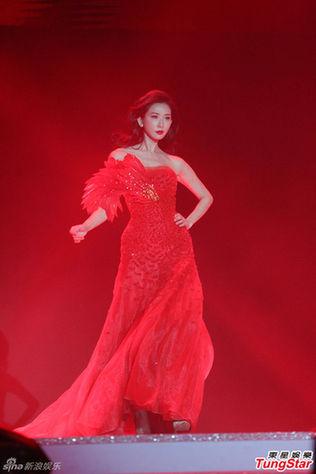 林志玲如红色妖姬