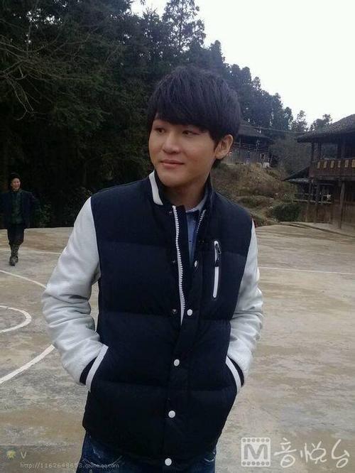 李炜