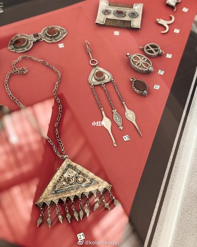 哈萨克族服饰,首饰_首饰_服饰_时尚_配饰