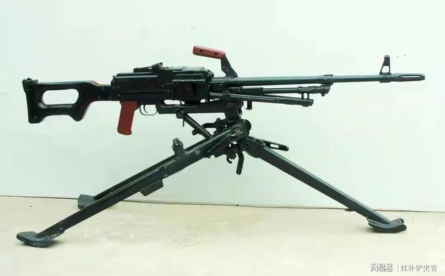 我国的80式通用机枪国内仅少量装备当前99式坦克的并列机枪