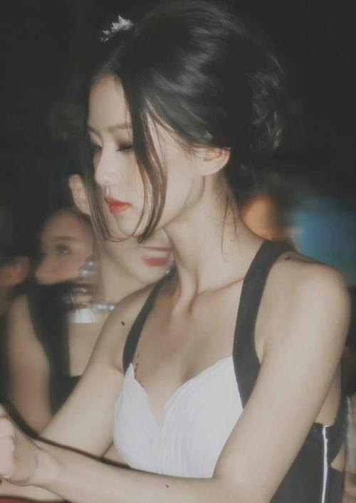 女明星的惊艳瞬间刘亦菲犹如落入凡间的仙女热巴好清纯