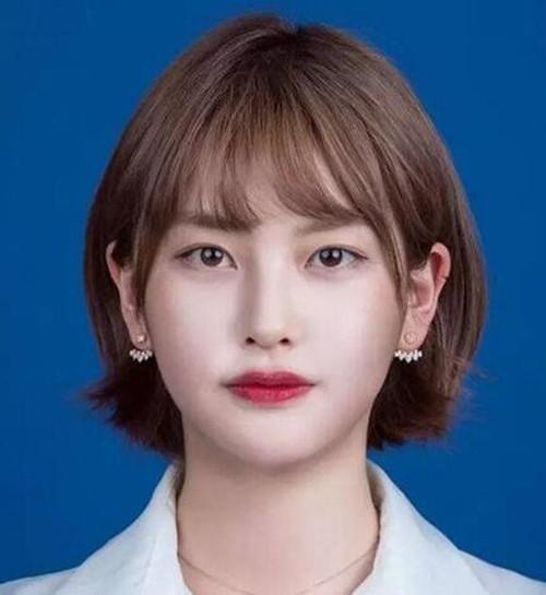 证件照什么发型好看