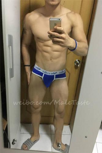 177帅小伙撞脸欧豪,健身3年练就6块小腹肌,做网红喜爱直播(4)