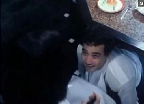 关之琳的玉足有多美?想不到徐少强竟亲嘴验证,简直羡煞旁人!