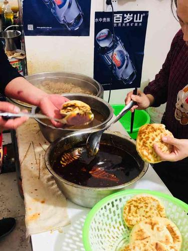 豫老白烧饼(桥北分店)-"抖了诶.现在这种烧饼挺流行的