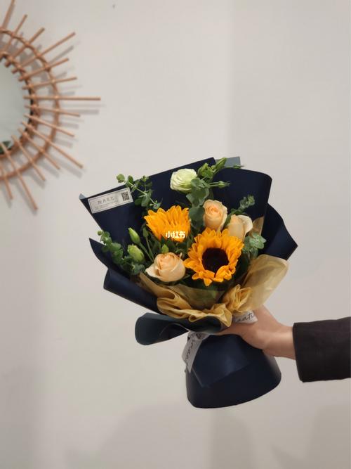 520|送男生向日葵花束_花束_向日葵_拾月花艺自由行热门攻略_花艺