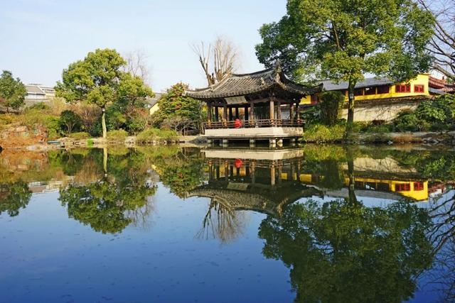 原为南宋时期沈姓富商的私家花园,又称"沈氏园""沈家园"