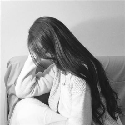 女生侧面伤感黑白头像14