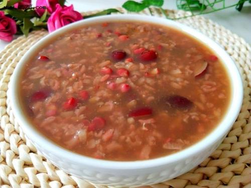 【红糖红豆糯米粥】