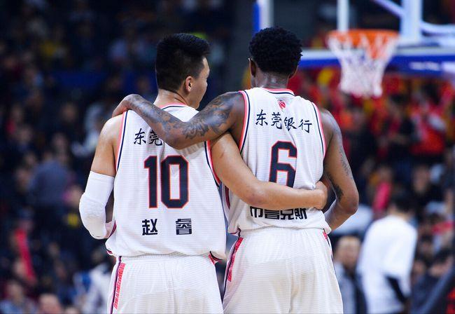 赵睿2场2次违体马尚跟腱断裂之夜挥泪广东核心睿长大了