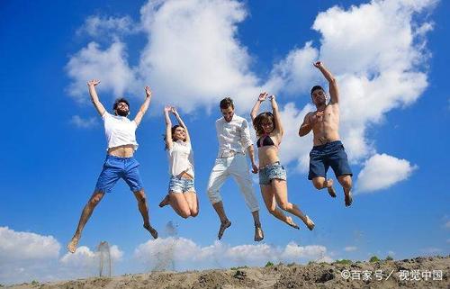 与众不同的合影照,集体照拍摄造型新颖(图)