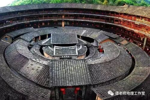 西藏的碉楼, 这些民居无不显示着 中国丰富的历史人文, 传承千年的