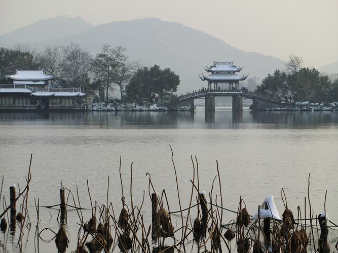 杭州西湖玉带晴虹古桥雪景