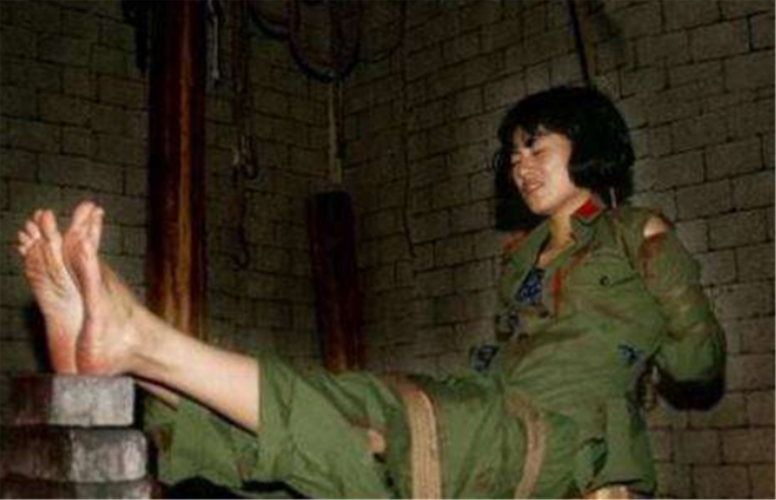 女兵|战场|俘虏_新浪新闻