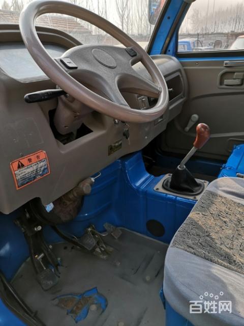 2015年五征奥翔1600-1三轮车大箱三米四24马力