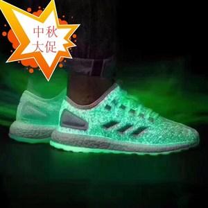 阿迪达斯夜光鞋