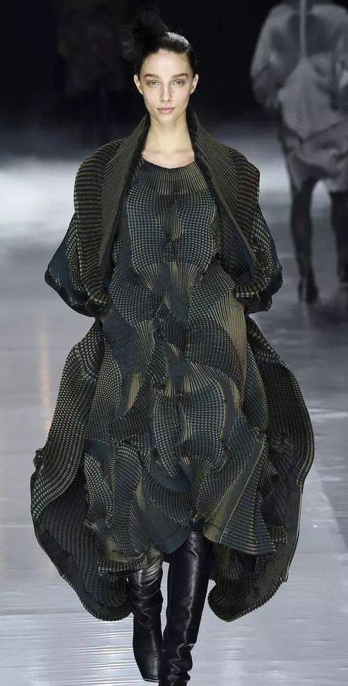 三宅一生——穿在身上的折纸艺术