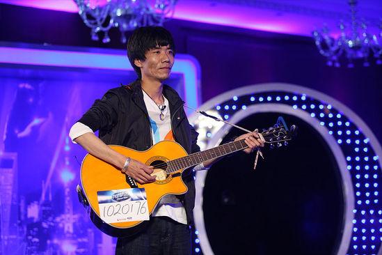 流浪歌手朱国武为救父卖唱:我希望世界上有奇迹