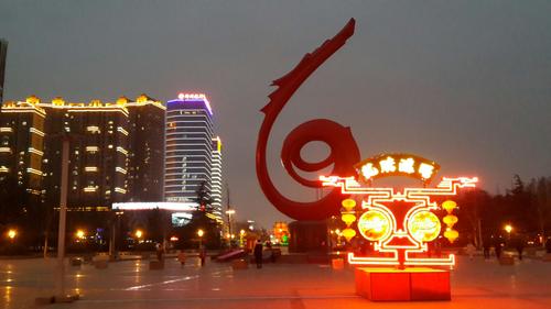 龙城广场夜景