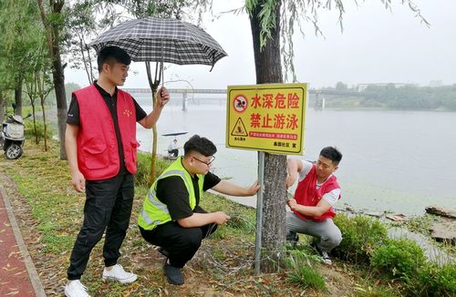 谯城区桑园社区:设立防溺水警示牌 为安全"站岗"