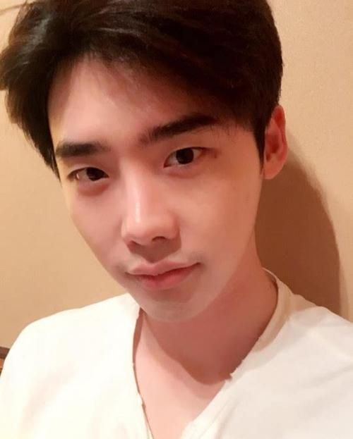 《蓝色大海的传说》李敏镐朴宝剑等韩国男星素颜照盘点 谁才是真正美