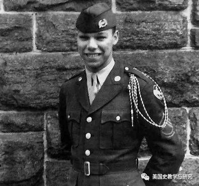 从鲍威尔将军"男女同厕"谈起