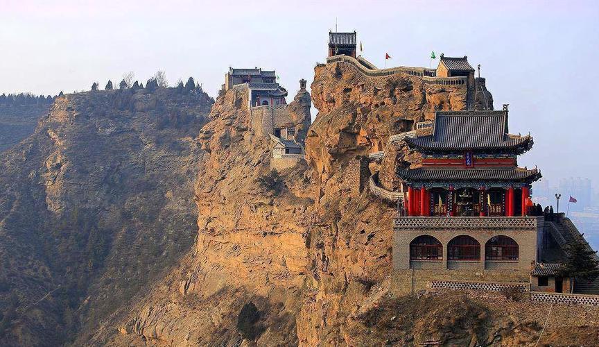 也不是二郎山;无论正史演义,更不可能是陕西神木的二郎山,跟杨家将没